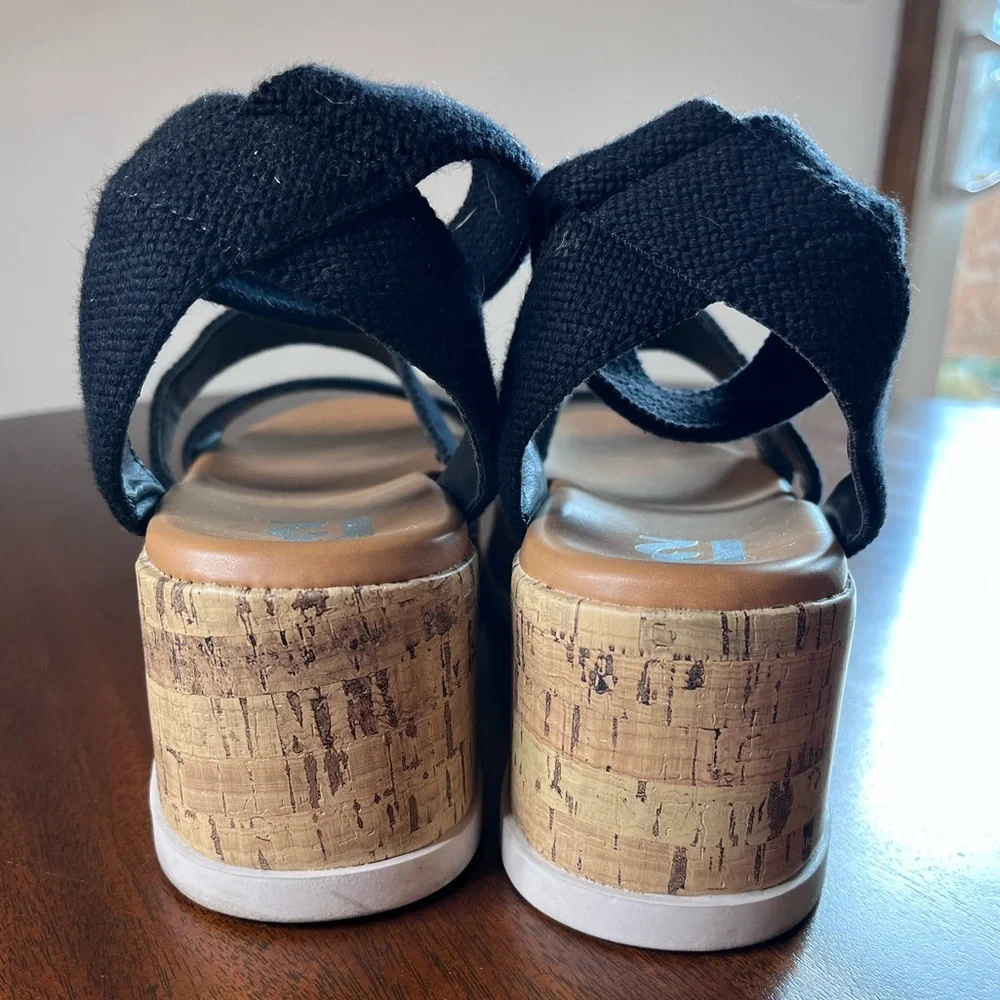 R2 Women’s Cork Platform Sandal - 10 - Picture 3 of 8
